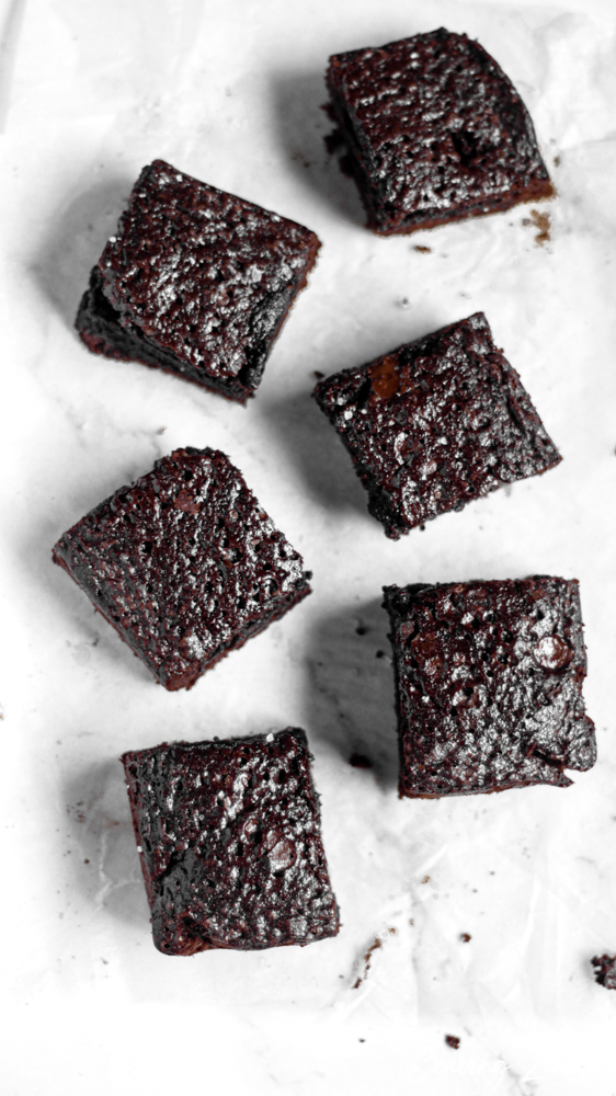 small pieces of fudgy brownies